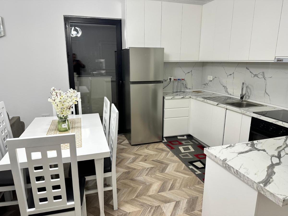 Family Apartment Tirana Extérieur photo