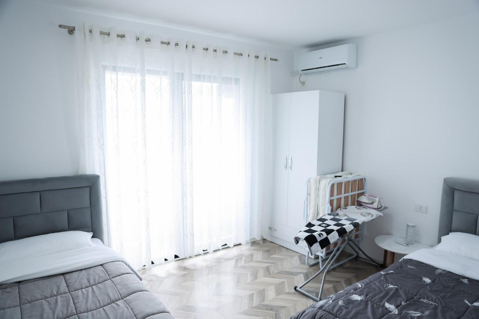Family Apartment Tirana Extérieur photo